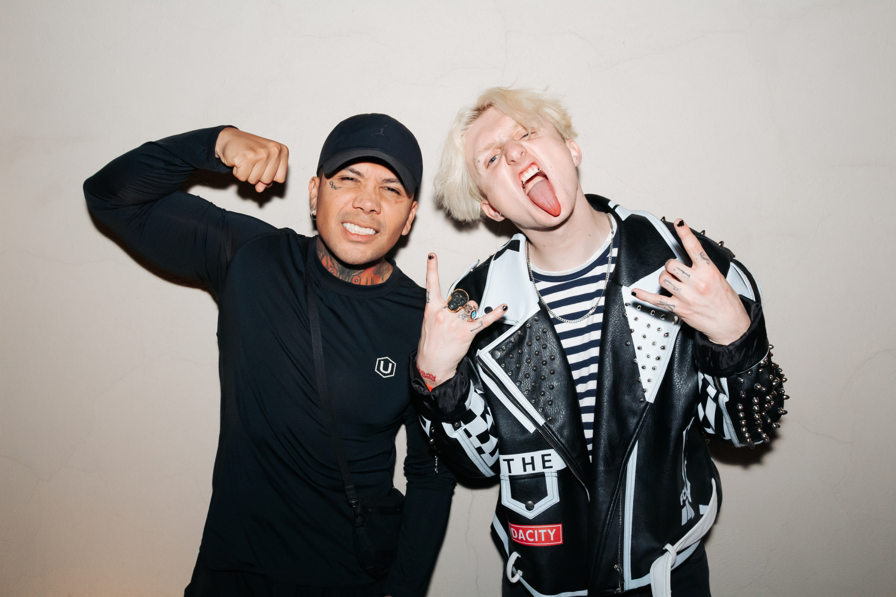 1_LoveGhost_Ft_GoGoldenJunk_By_Maldito_Moreno-029_copy